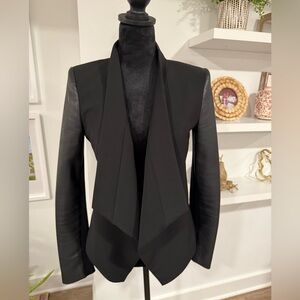 EUC‼️BCBGMaxAzria Abree Draped Front Blazer w/faux leather Sleeves -XXS Black